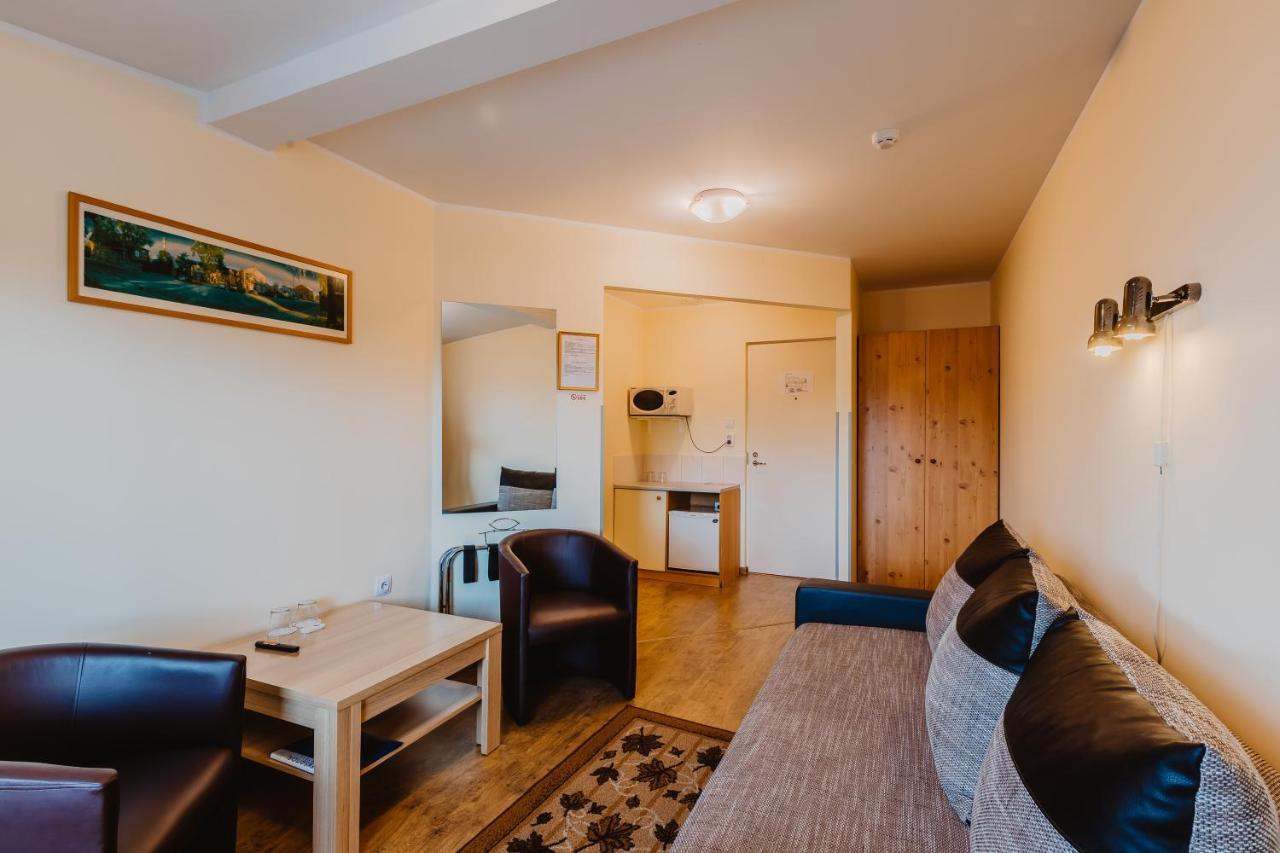 Aleksandri Hotel タルトゥ エクステリア 写真