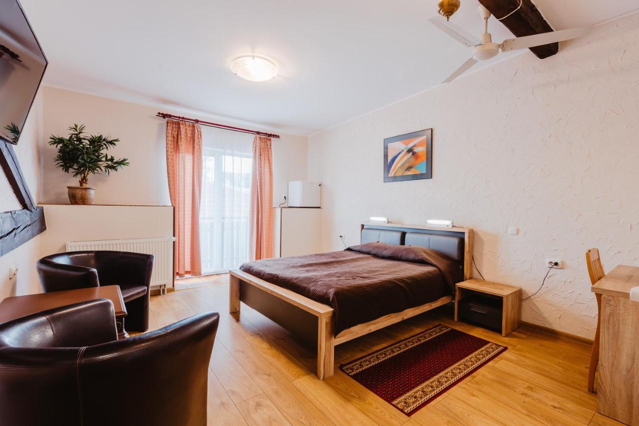 Aleksandri Hotel タルトゥ エクステリア 写真