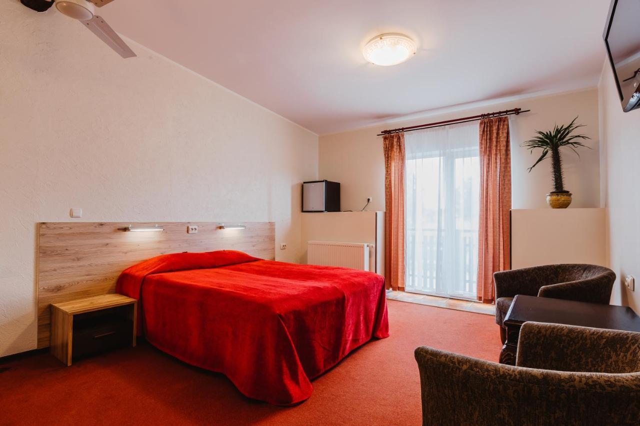 Aleksandri Hotel タルトゥ エクステリア 写真