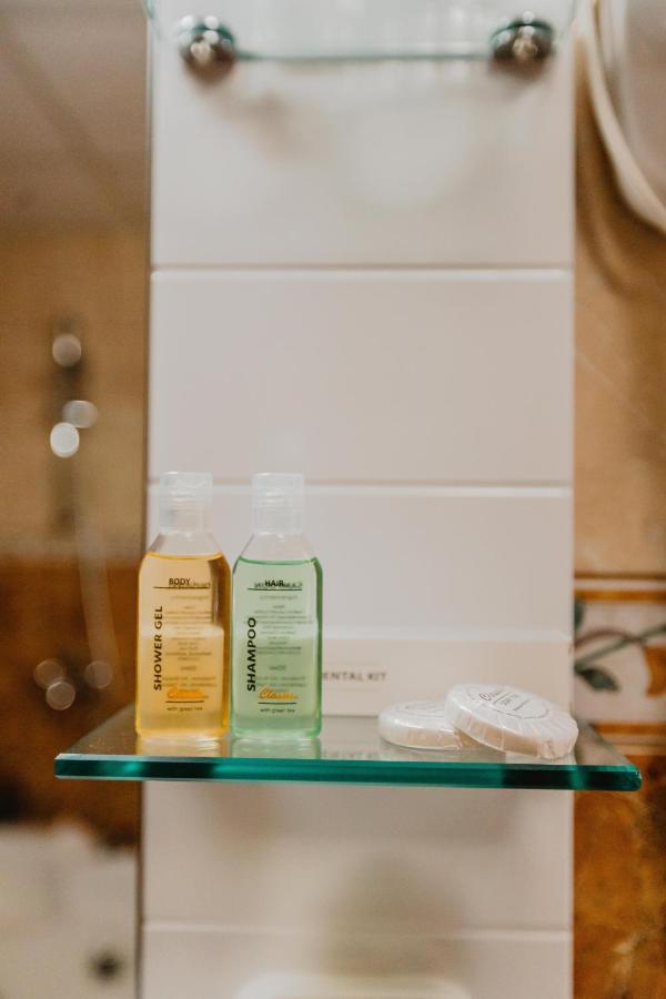 Aleksandri Hotel タルトゥ エクステリア 写真