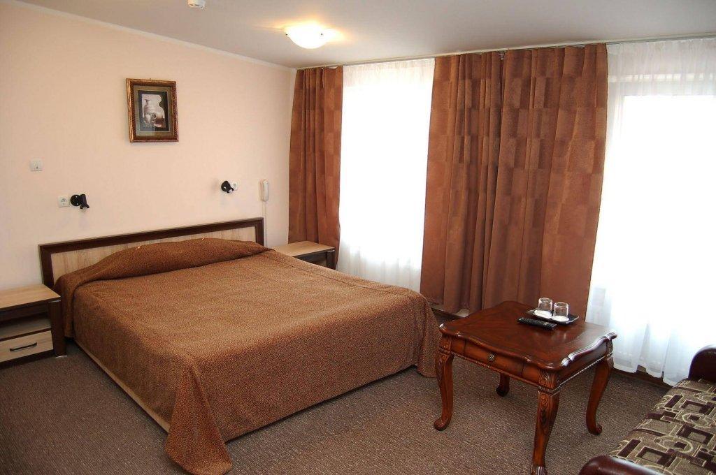 Aleksandri Hotel タルトゥ エクステリア 写真